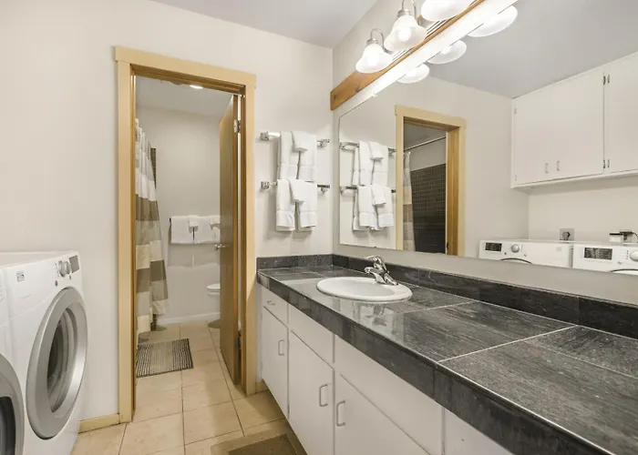 Rmr: Hawthorne 214 In The Aspenswilsonwy Apartment *
