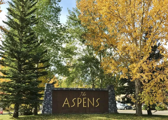 Apartment Rmr: Hawthorne 214 In The Aspenswilsonwy *