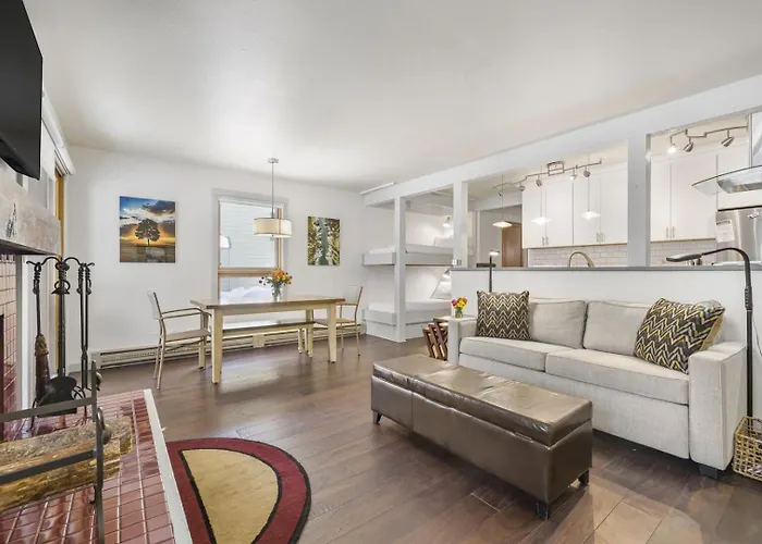 Rmr: Hawthorne 214 In The Aspenswilsonwy Apartment